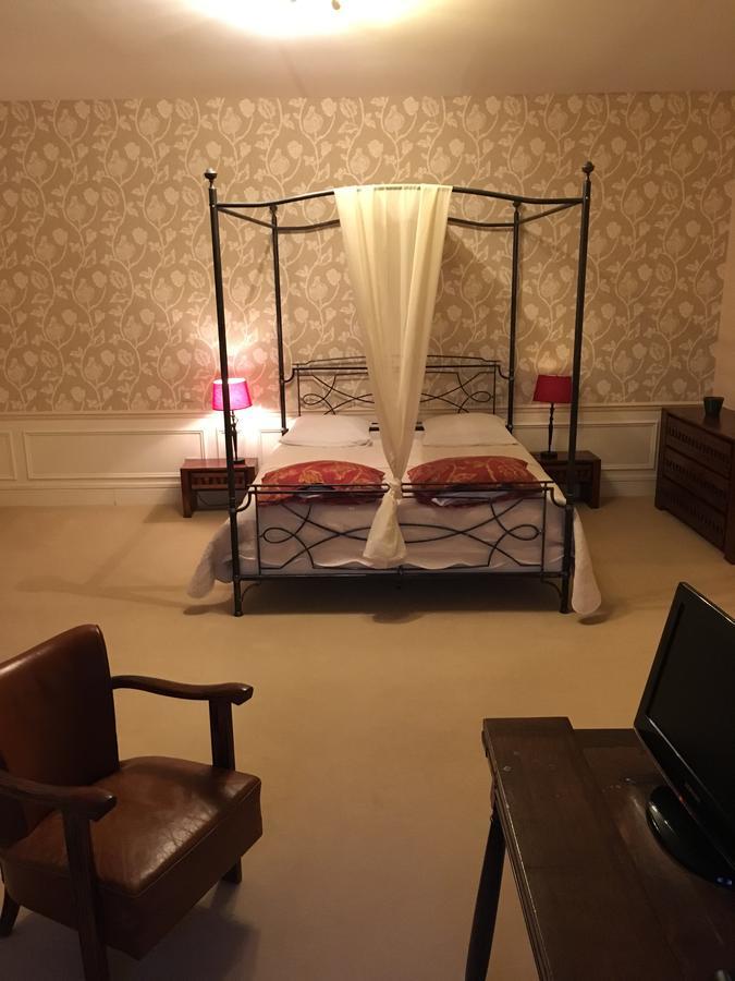 Manoir De La Graviere Bed and Breakfast Mouzon  Buitenkant foto