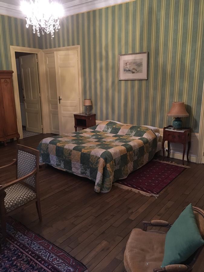 Manoir De La Graviere Bed and Breakfast Mouzon  Buitenkant foto