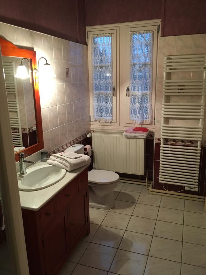 Manoir De La Graviere Bed and Breakfast Mouzon  Buitenkant foto
